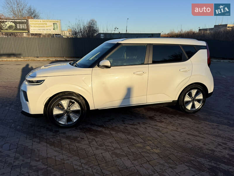 Внедорожник / Кроссовер Kia Soul EV 2022 в Ровно