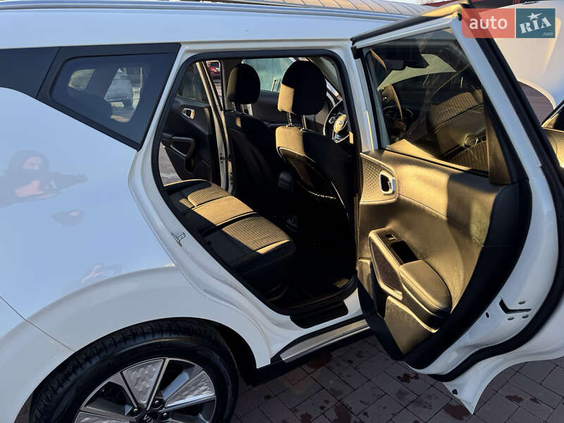 Внедорожник / Кроссовер Kia Soul EV 2022 в Ровно
