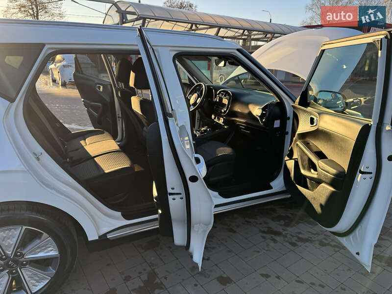 Внедорожник / Кроссовер Kia Soul EV 2022 в Ровно