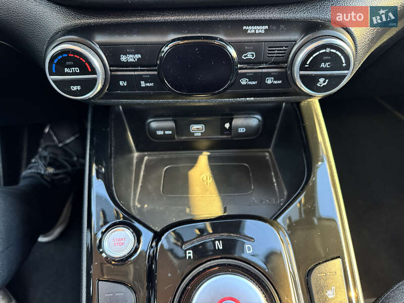 Внедорожник / Кроссовер Kia Soul EV 2022 в Ровно