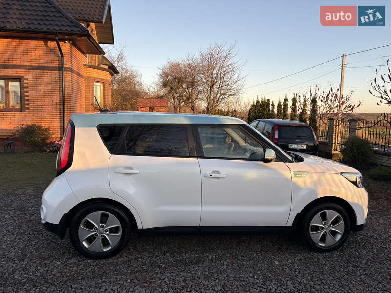 Позашляховик / Кросовер Kia Soul EV 2015 в Луцьку фото 3 Позашляховик / Кросовер Kia Soul EV 2015 в Луцьку