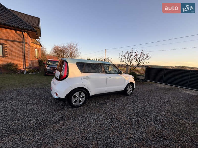 Позашляховик / Кросовер Kia Soul EV 2015 в Луцьку фото 13 Позашляховик / Кросовер Kia Soul EV 2015 в Луцьку