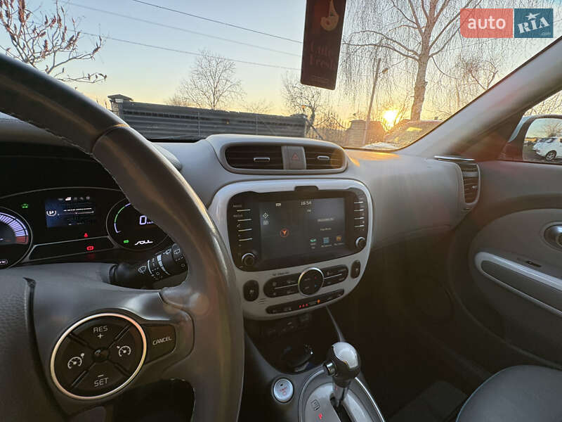 Позашляховик / Кросовер Kia Soul EV 2015 в Луцьку фото 22 Позашляховик / Кросовер Kia Soul EV 2015 в Луцьку