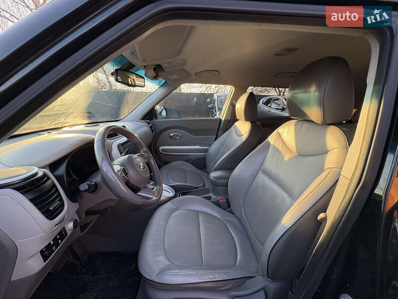 Позашляховик / Кросовер Kia Soul EV 2015 в Луцьку