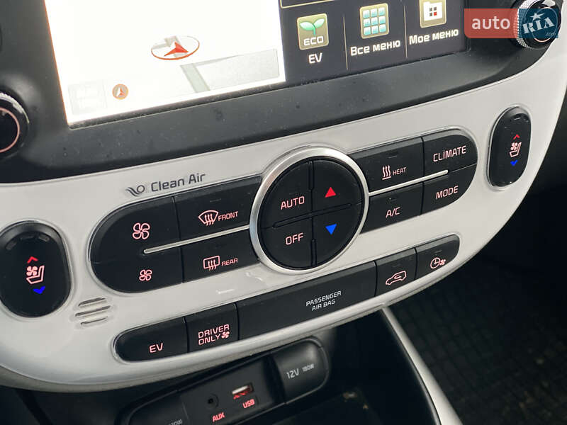 Внедорожник / Кроссовер Kia Soul EV 2015 в Луцке