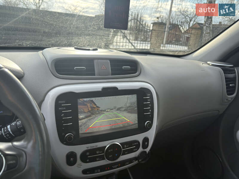 Внедорожник / Кроссовер Kia Soul EV 2015 в Луцке