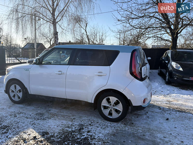 Внедорожник / Кроссовер Kia Soul EV 2015 в Луцке