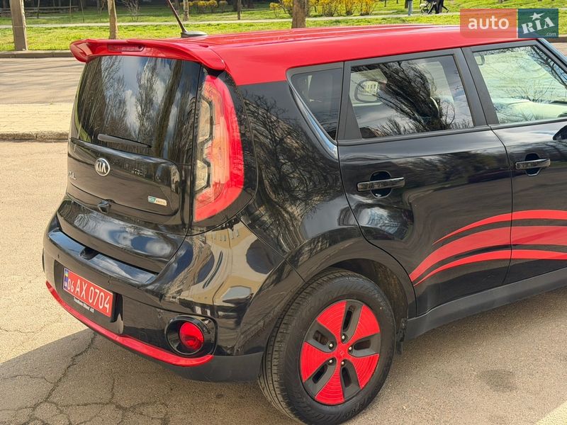 Позашляховик / Кросовер Kia Soul EV 2015 в Миколаєві