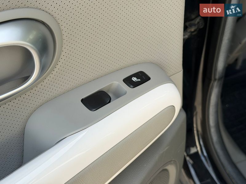 Позашляховик / Кросовер Kia Soul EV 2015 в Миколаєві