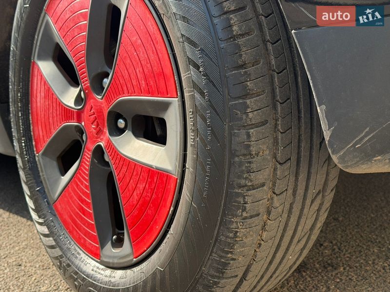 Позашляховик / Кросовер Kia Soul EV 2015 в Миколаєві