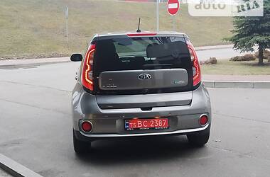 Хэтчбек Kia Soul 2017 в Киеве