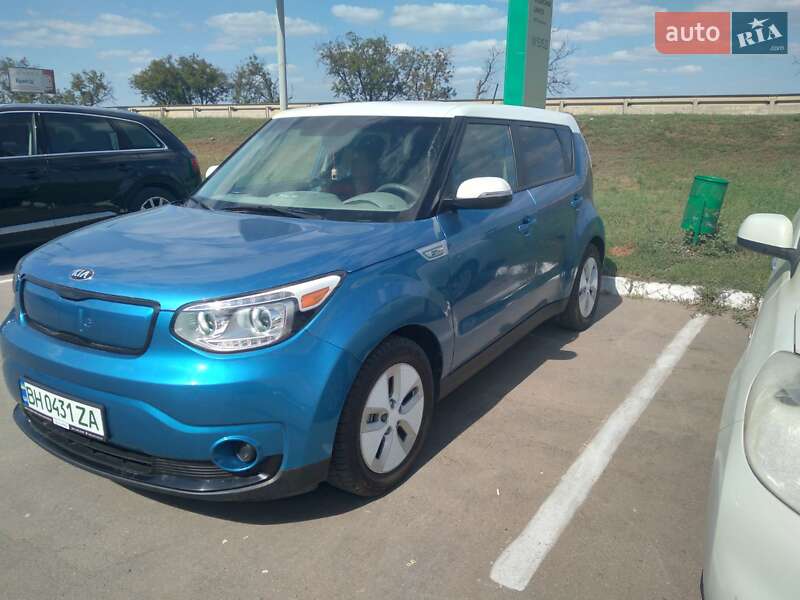 Позашляховик / Кросовер Kia Soul 2015 в 