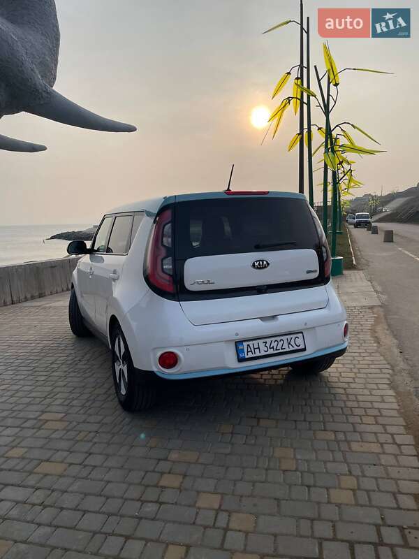 Внедорожник / Кроссовер Kia Soul 2015 в Одессе