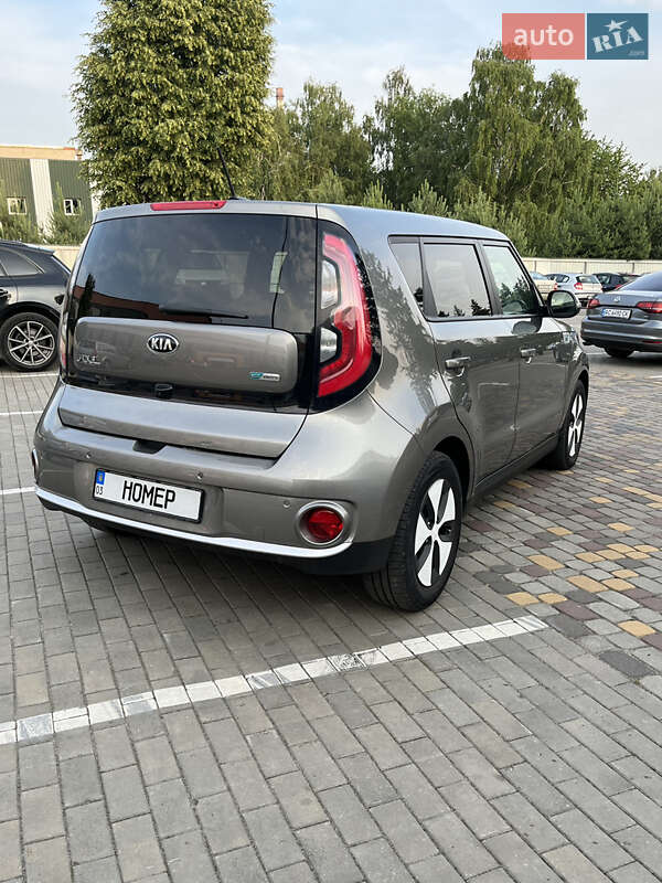 Внедорожник / Кроссовер Kia Soul 2015 в Луцке
