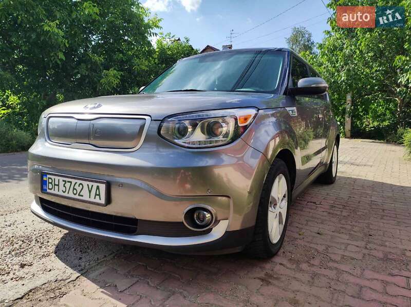Позашляховик / Кросовер Kia Soul 2016 в Одесі