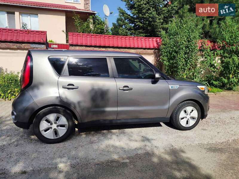 Позашляховик / Кросовер Kia Soul 2016 в Одесі