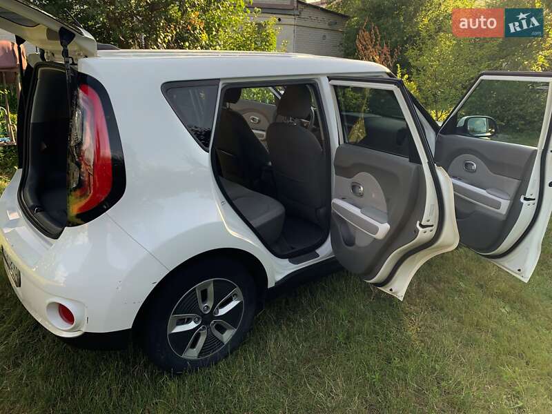 Позашляховик / Кросовер Kia Soul 2016 в Борисполі