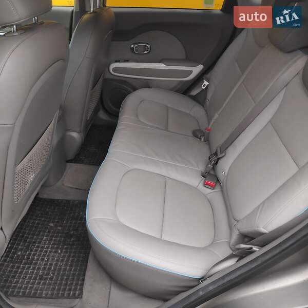 Позашляховик / Кросовер Kia Soul 2015 в Києві