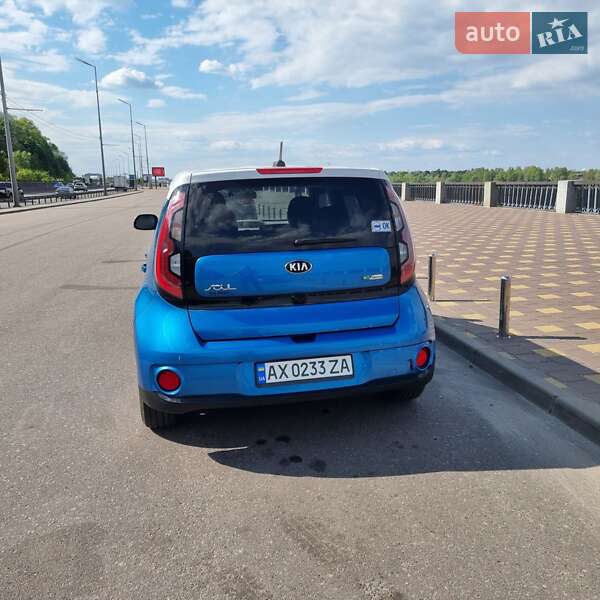 Позашляховик / Кросовер Kia Soul 2016 в Харкові
