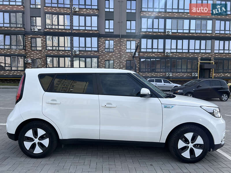 Позашляховик / Кросовер Kia Soul 2017 в Житомирі