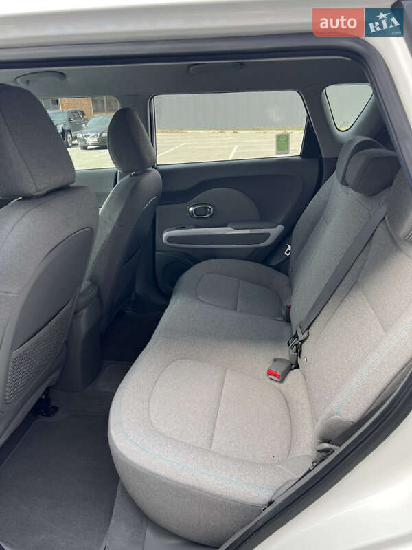 Позашляховик / Кросовер Kia Soul 2017 в Житомирі