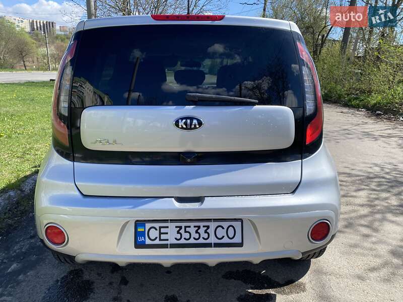 Позашляховик / Кросовер Kia Soul 2017 в Чернівцях