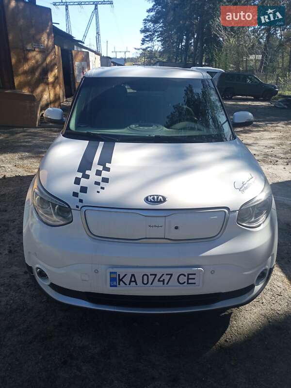 Позашляховик / Кросовер Kia Soul 2015 в Києві