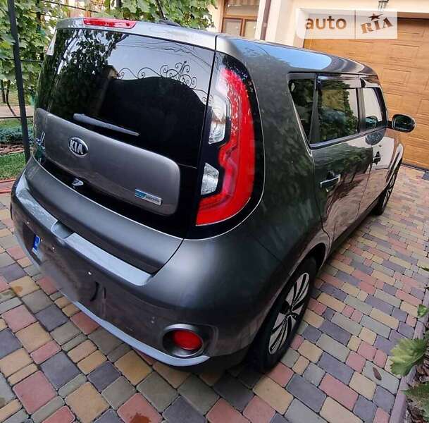 Позашляховик / Кросовер Kia Soul 2016 в Одесі