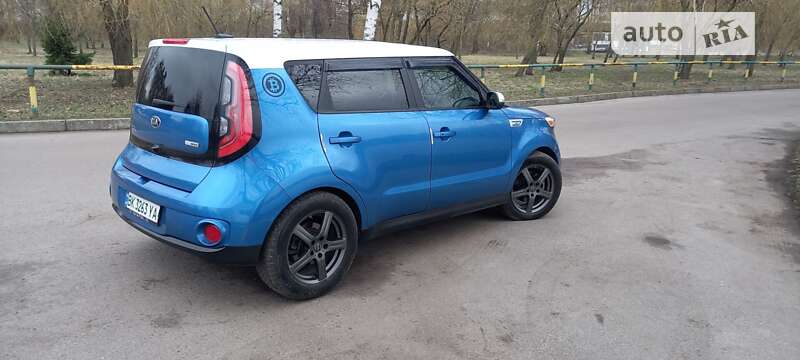 Внедорожник / Кроссовер Kia Soul 2016 в Ровно