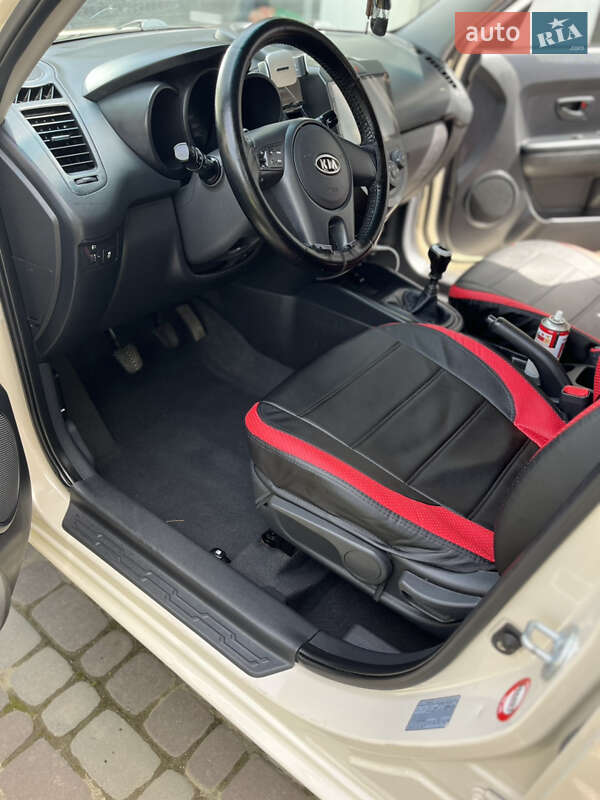 Позашляховик / Кросовер Kia Soul 2009 в Косові