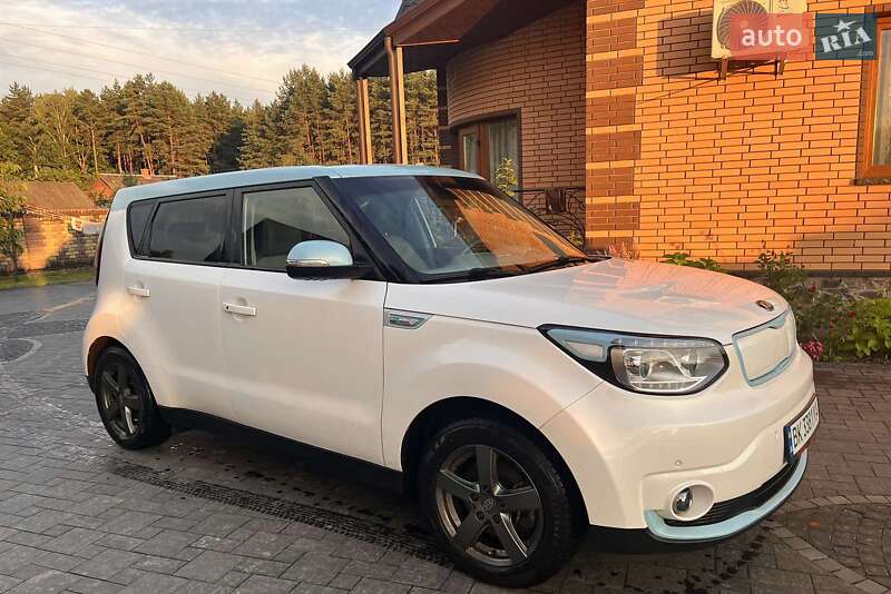 Внедорожник / Кроссовер Kia Soul 2015 в Костополе