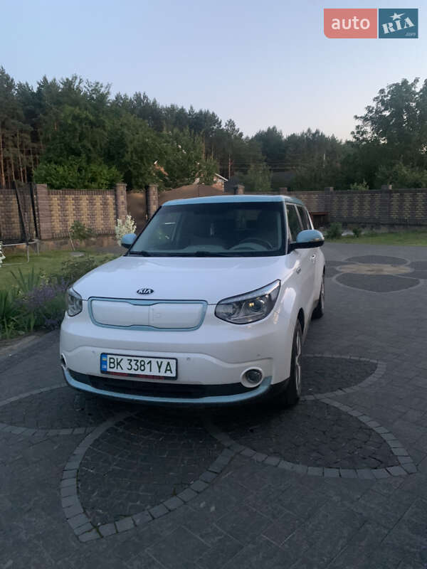 Внедорожник / Кроссовер Kia Soul 2015 в Костополе