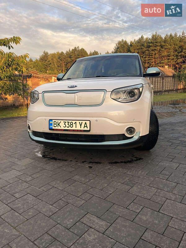 Внедорожник / Кроссовер Kia Soul 2015 в Костополе
