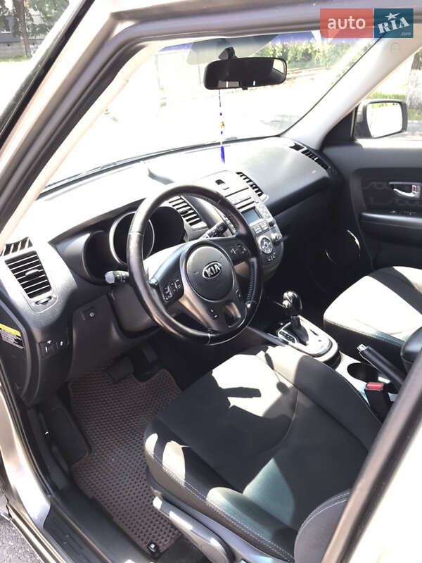 Позашляховик / Кросовер Kia Soul 2013 в Харкові