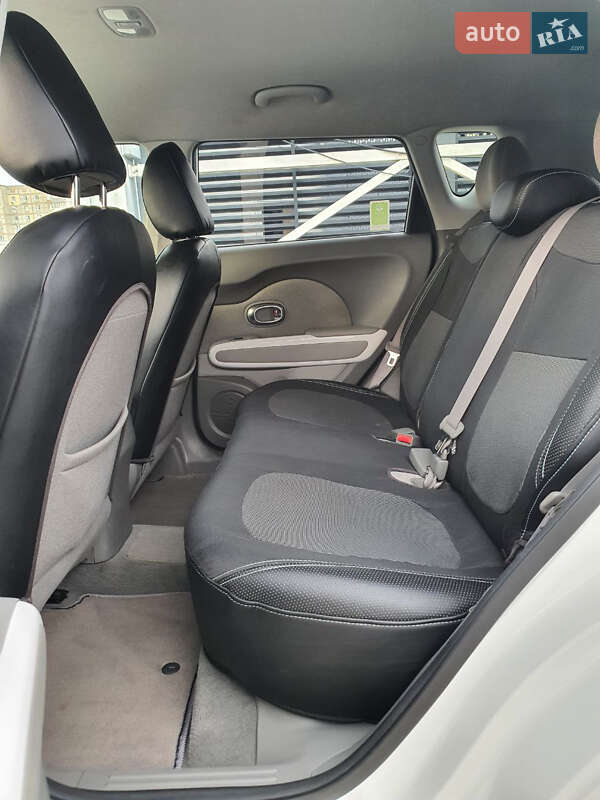 Позашляховик / Кросовер Kia Soul 2016 в Києві