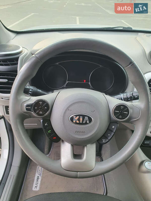 Позашляховик / Кросовер Kia Soul 2016 в Києві