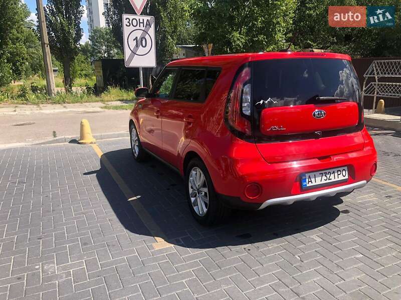 Позашляховик / Кросовер Kia Soul 2017 в Києві
