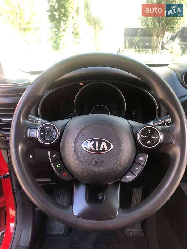 Позашляховик / Кросовер Kia Soul 2017 в Києві