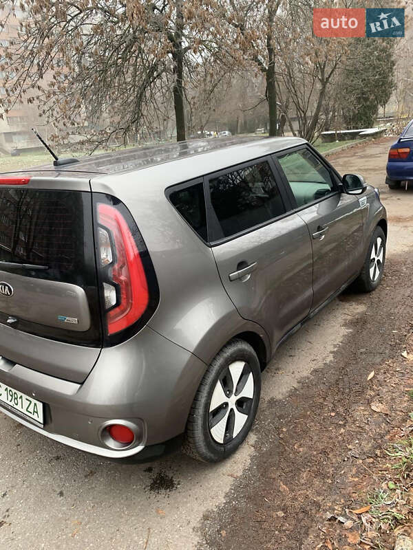 Внедорожник / Кроссовер Kia Soul 2016 в Львове