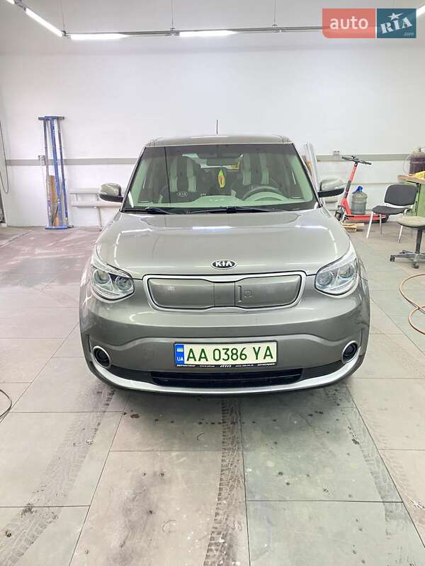 Позашляховик / Кросовер Kia Soul 2016 в Києві