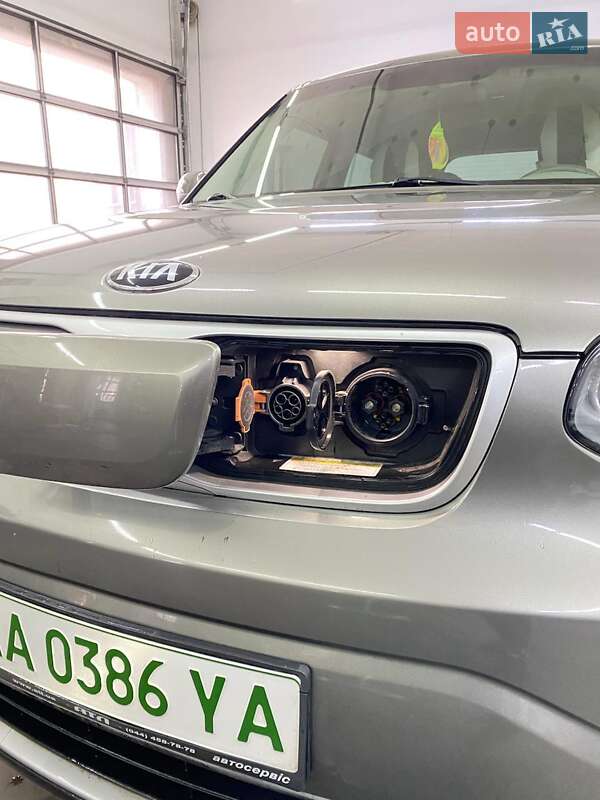 Позашляховик / Кросовер Kia Soul 2016 в Києві