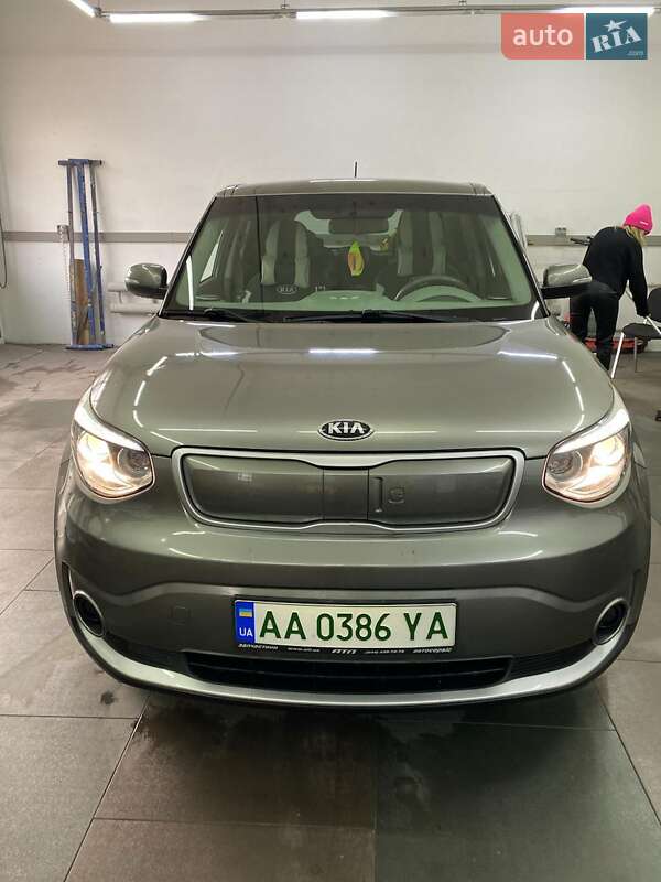 Позашляховик / Кросовер Kia Soul 2016 в Києві