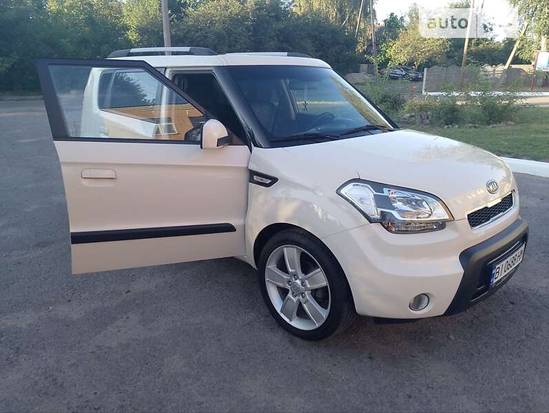 Позашляховик / Кросовер Kia Soul 2009 в Пирятині