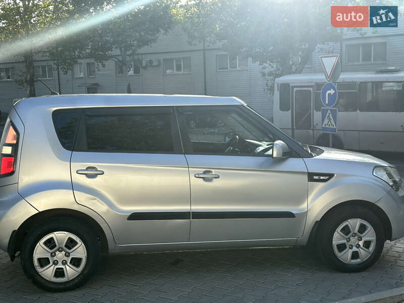 Позашляховик / Кросовер Kia Soul 2011 в Одесі
