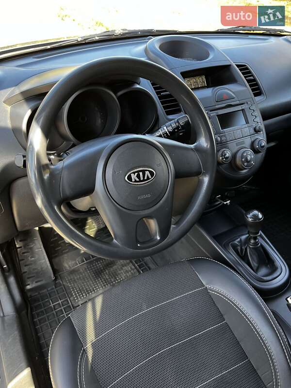 Внедорожник / Кроссовер Kia Soul 2011 в Межевой