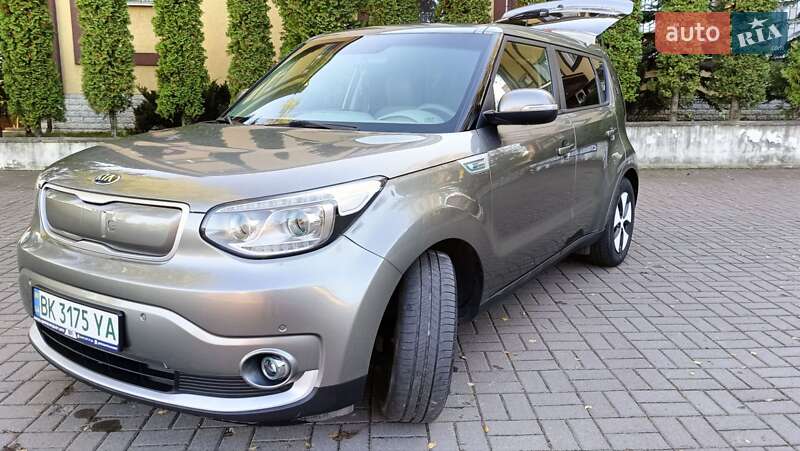 Позашляховик / Кросовер Kia Soul 2017 в Рівному