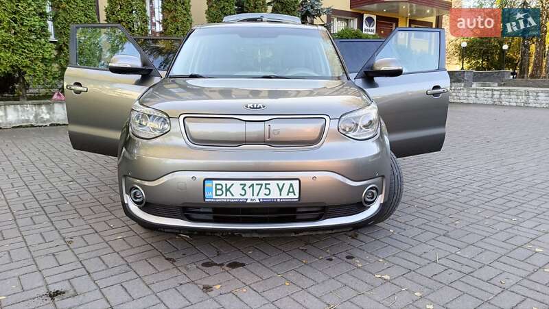 Позашляховик / Кросовер Kia Soul 2017 в Рівному