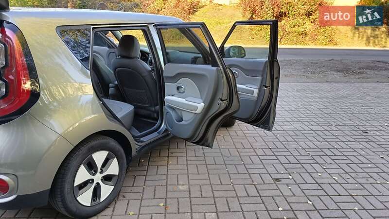 Позашляховик / Кросовер Kia Soul 2017 в Рівному