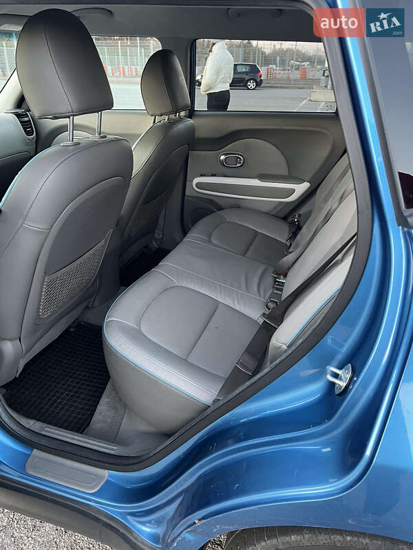 Позашляховик / Кросовер Kia Soul 2015 в Львові