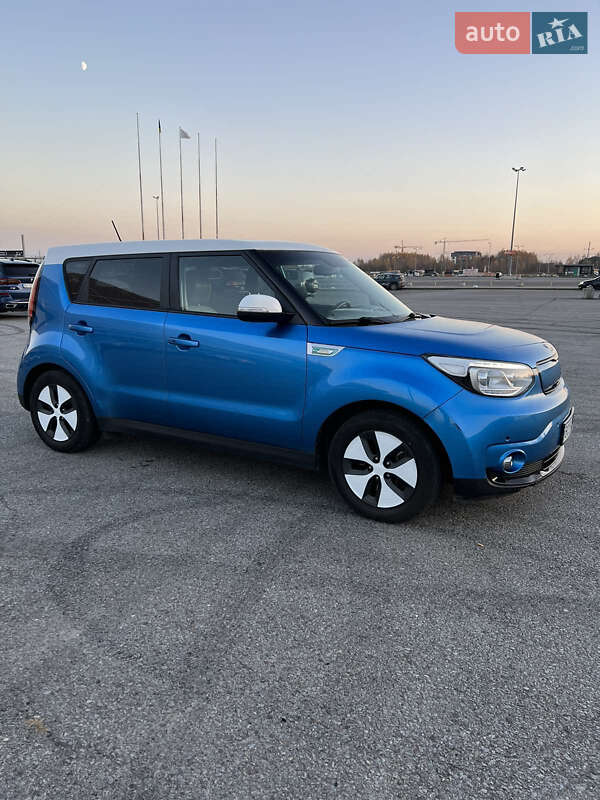 Позашляховик / Кросовер Kia Soul 2015 в Львові